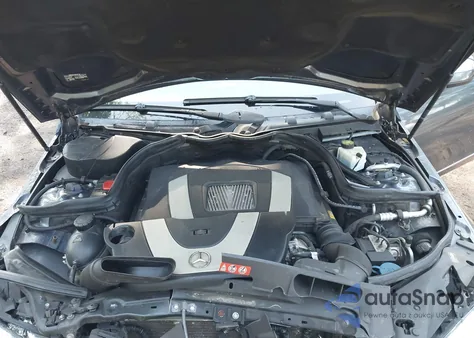 2008 Mercedes-Benz C 300 Luxury/Sport z USA, uszkodzony, nr VIN WDDGF54X98F082178